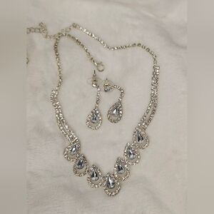 silver-tone rhinestone teardrop necklace and earring jewelry set